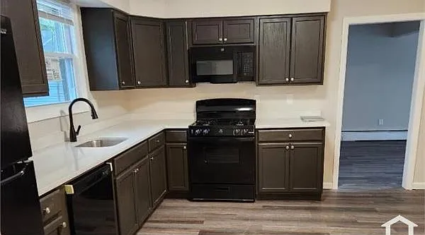 4 bed, $2,800 — Photo 3