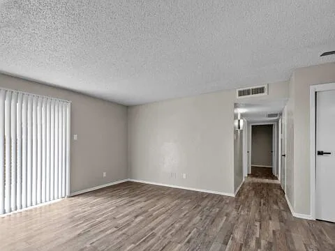 Kings Landing Apartments — Photo 27
