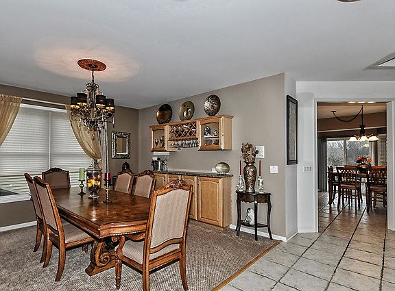 4th image of 216 S Thorne Grove Dr