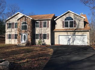 175 Applewood Dr, Swiftwater, PA 18370