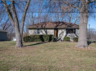 1910 N Farview Dr, Independence, MO 64058