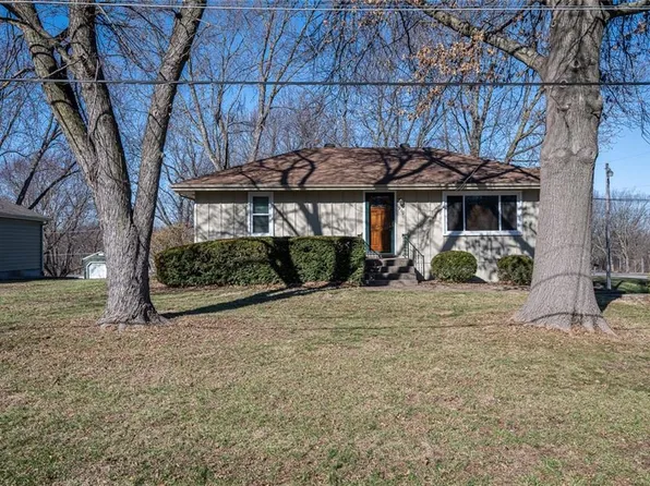 1910 N Farview Dr, Independence, MO 64058