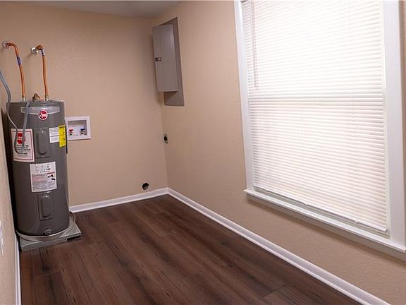 4th image of 1112 Phillips Blvd