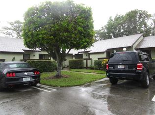 365 Quebec Ct, Royal Palm Beach, FL 33411