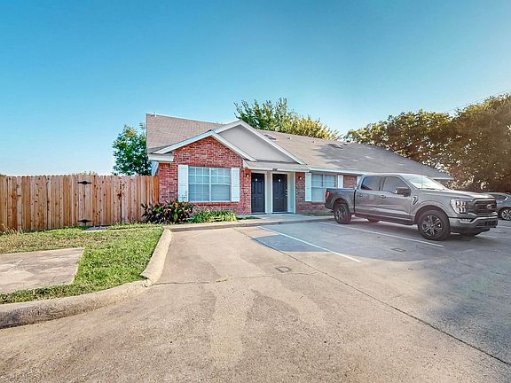 2nd image of 309 Kings Way Dr #A-d