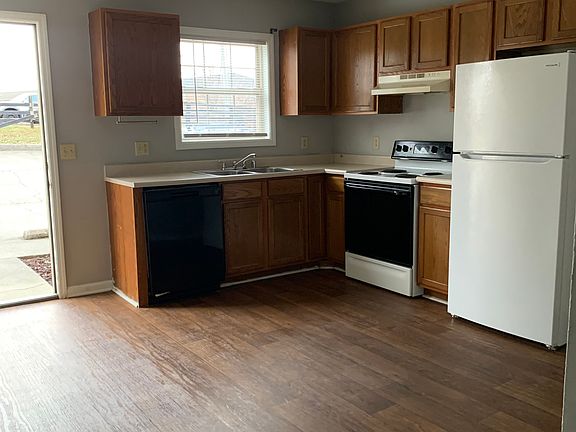 5th image of 1099 Merrick Dr APT 2