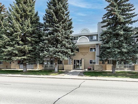 2nd image of 706 Confederation Dr #102