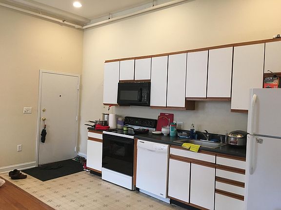 2nd image of 320 N Harrison St