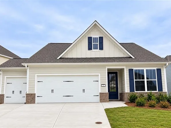 27 Masters Dr, Villa Rica, GA 30180