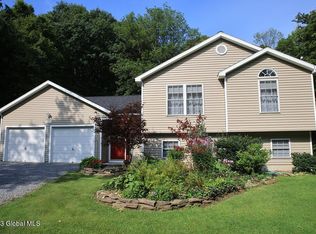 5557 Lake Rd, Galway, NY 12074