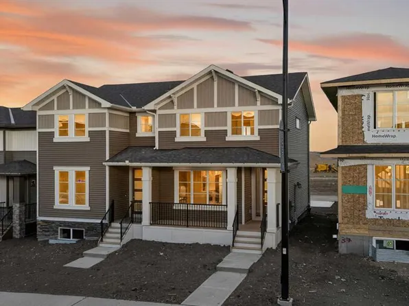 41 W Southborough Ln, Cochrane, AB T4C 2S6