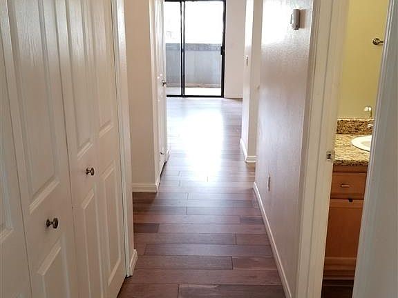 5th image of 14924 Avenida Venusto Unit 123