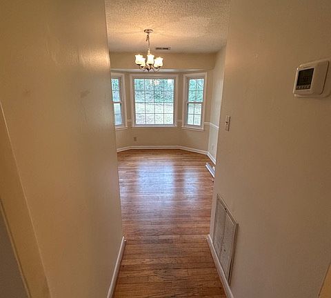 4th image of 1602 Brewster Dr