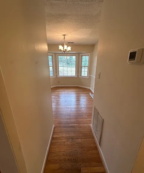 1602 Brewster Dr — Photo 4