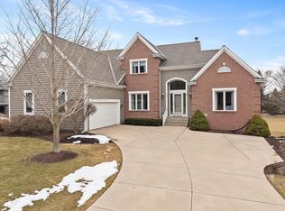 7673 S Mission Woods Ct, Franklin, WI 53132
