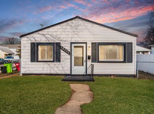 19205 Martin Rd, Roseville, MI 48066