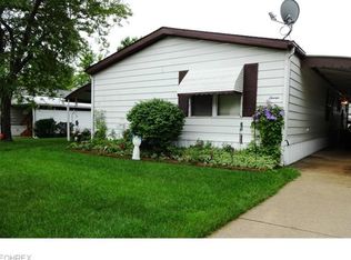7 Dogwood Ln #7, Olmsted Falls, OH 44138