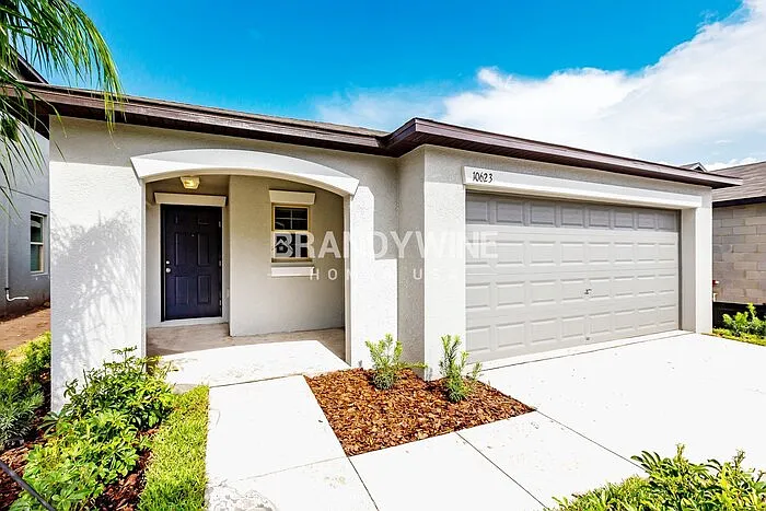 3 bed, 2.0 bath, 1461 sqft, $2,224 — Photo 2