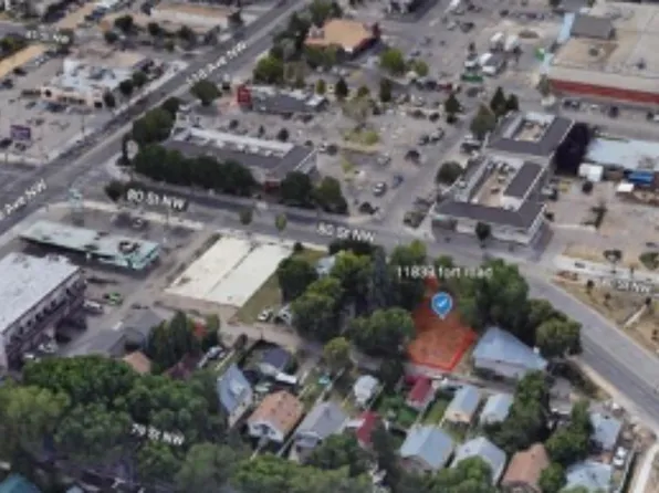 11833 Fort Rd NW, Edmonton, AB T5B 4G6