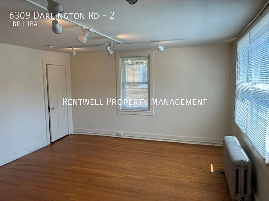 Charming 2nd Floor 1-Bedroom Duplex Unit With All Utilities Included — Photo 4