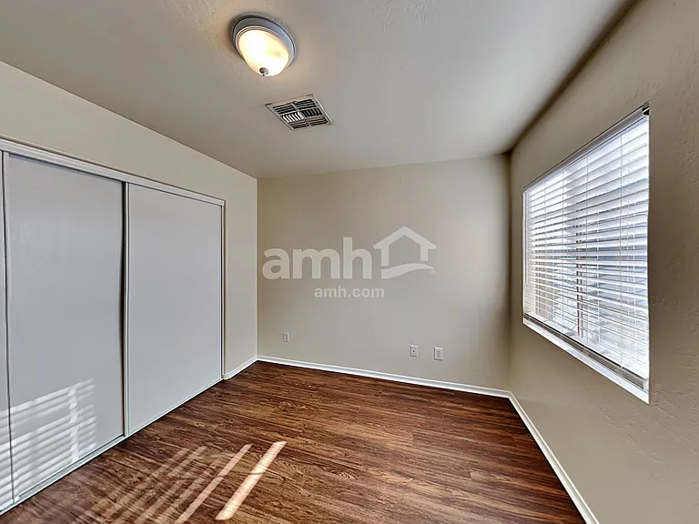 1701 S 113th Dr — Photo 18