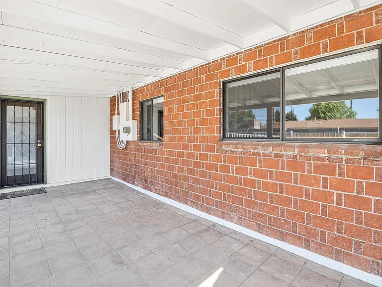 8308 E Turney Ave — Photo 13