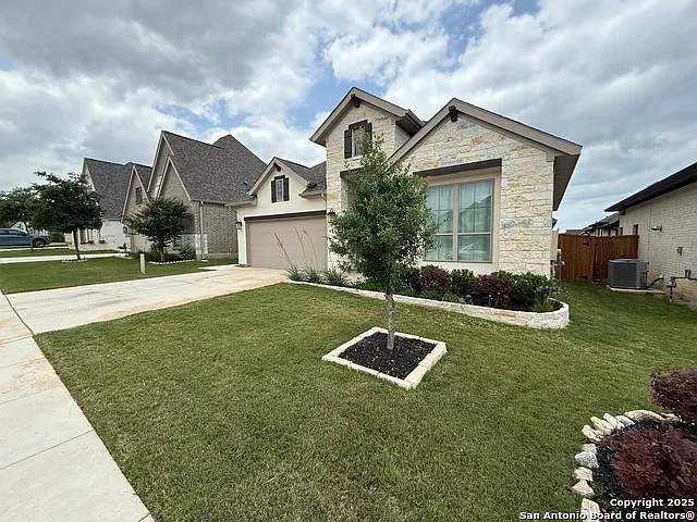 2216 Prado Dr — Photo 4