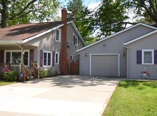 3645 Edgewater Blvd, Vermilion, OH 44089