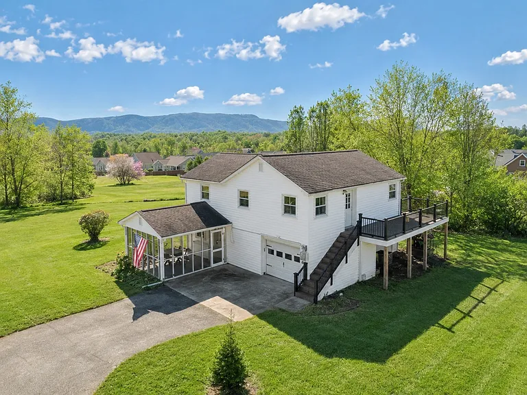 830 Tigerville Rd #B — Photo 1