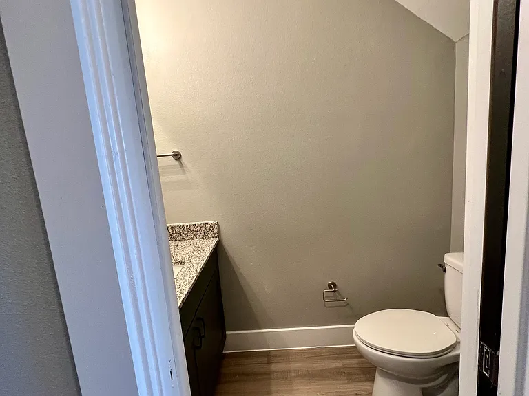 5006 E Parmer Ln — Photo 9