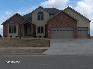 601 Skyview Dr, Waunakee, WI 53597