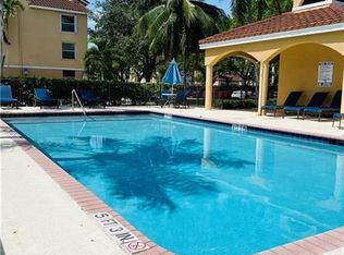 649 E Sheridan St APT 106, Dania, FL 33004