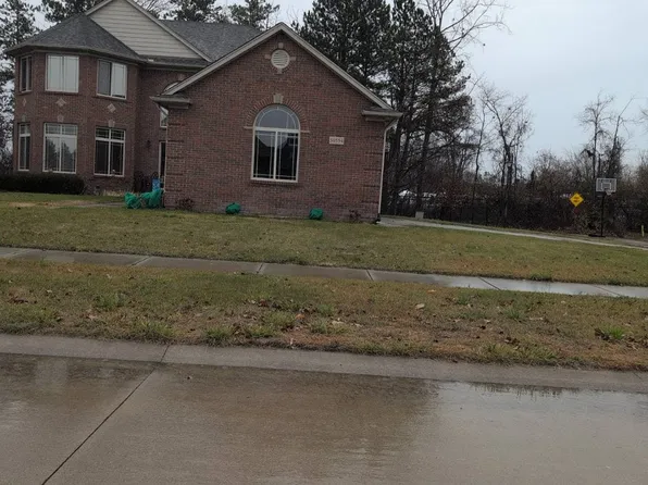 50554 Summit View Dr, Macomb, MI 48042