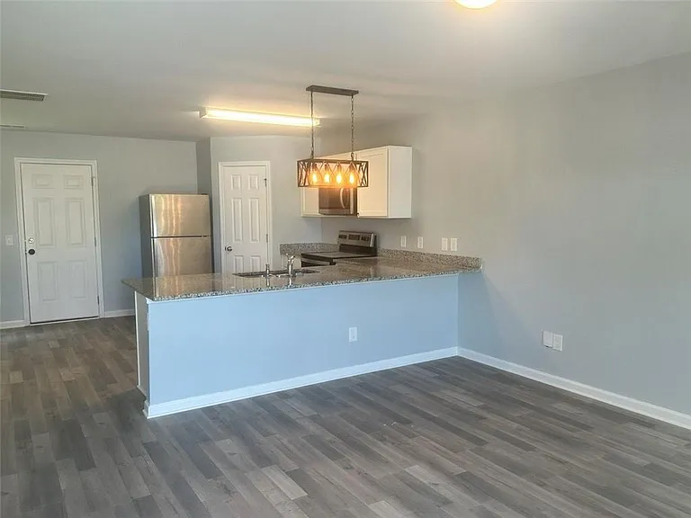 620 Cartecay Dr — Photo 2