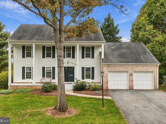 2nd image of 9701 Lookout Pl