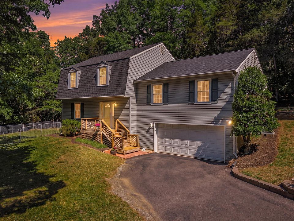 1st image of 44 Shady Ln