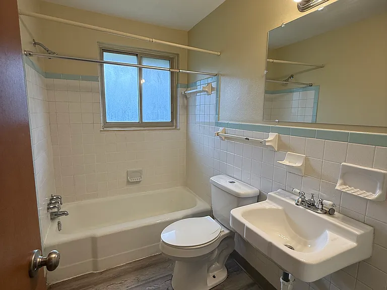 1759 Lonsdale Rd #C — Photo 13
