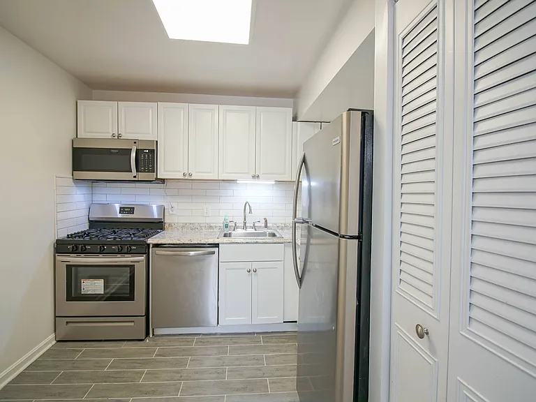 6 Canterbury Sq #3011 — Photo 21