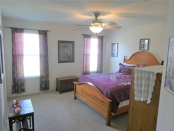 4th image of 218 Katy B Ln