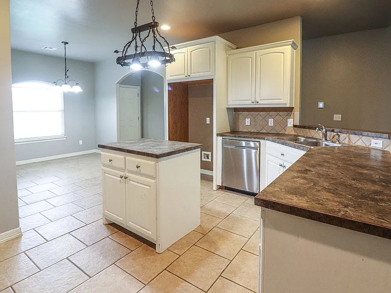 15022 S Justin Ave — Photo 9