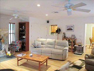4th image of 1541 Illinois Ave