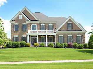 4128 Duckhorn Dr, Coraopolis, PA 15108