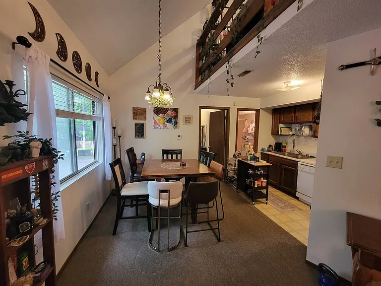 920 Maine St — Photo 8