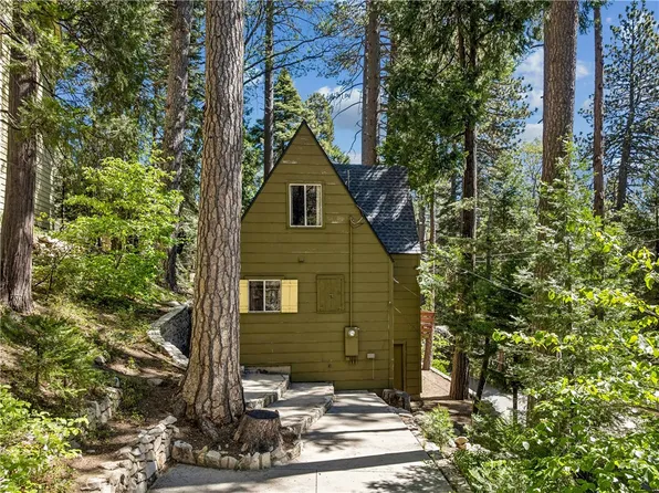 404 Hillside Rd, Lake Arrowhead, CA 92352