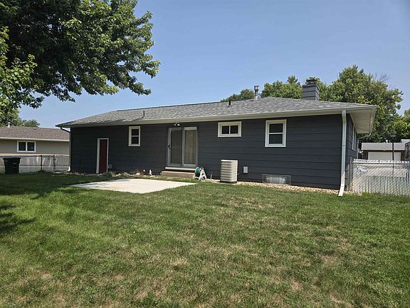 4th image of 1009 Brentwood Ave