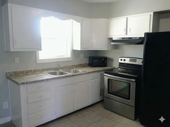 1219 E Cherry St, Blytheville, AR 72315