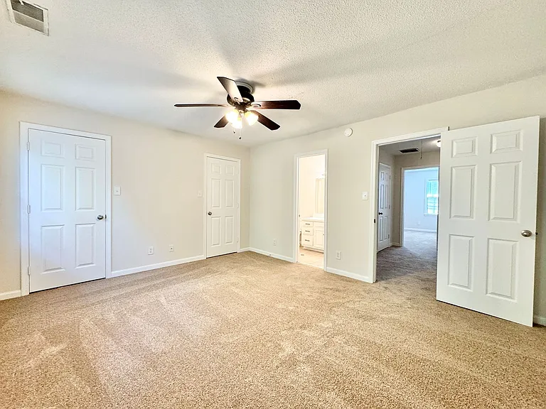 3716 Greenes Xing — Photo 15