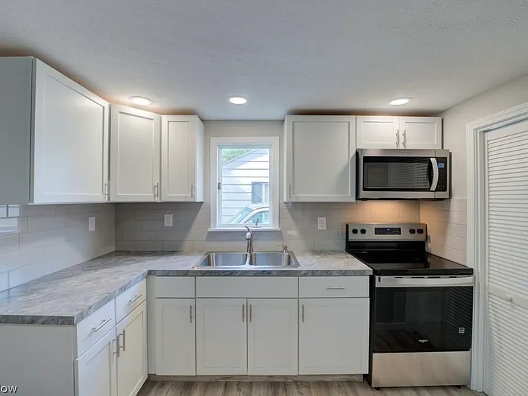 357 Erie Rd — Photo 9