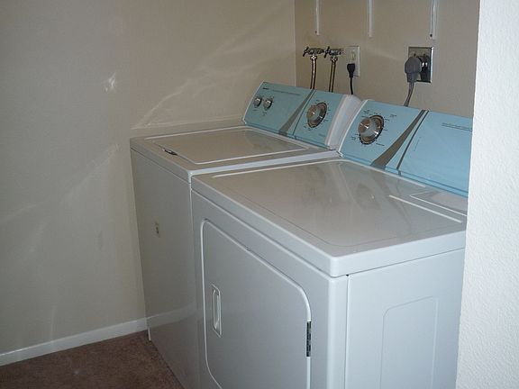 4th image of 521 Sandalwood Pl Unit 1
