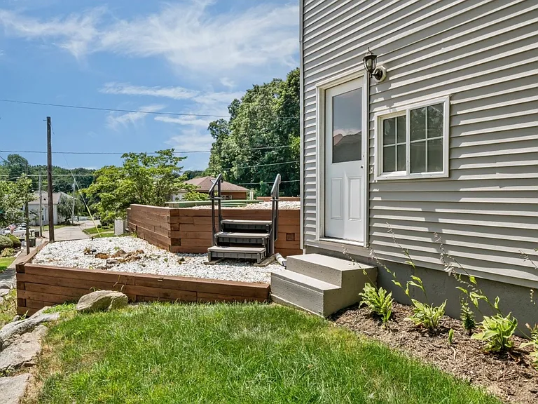 44 Dion Ave — Photo 39